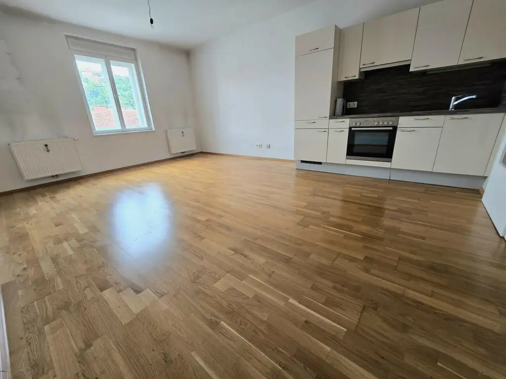 Heller Wohntraum! Singlewohnung am Südtirolerplatz!