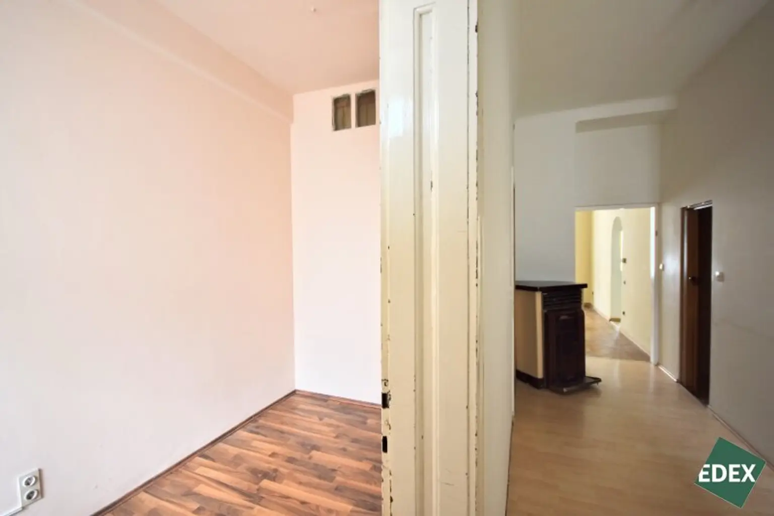 96 m² Altbauwohnung im 1. Stock mit Lift – zum Sanieren