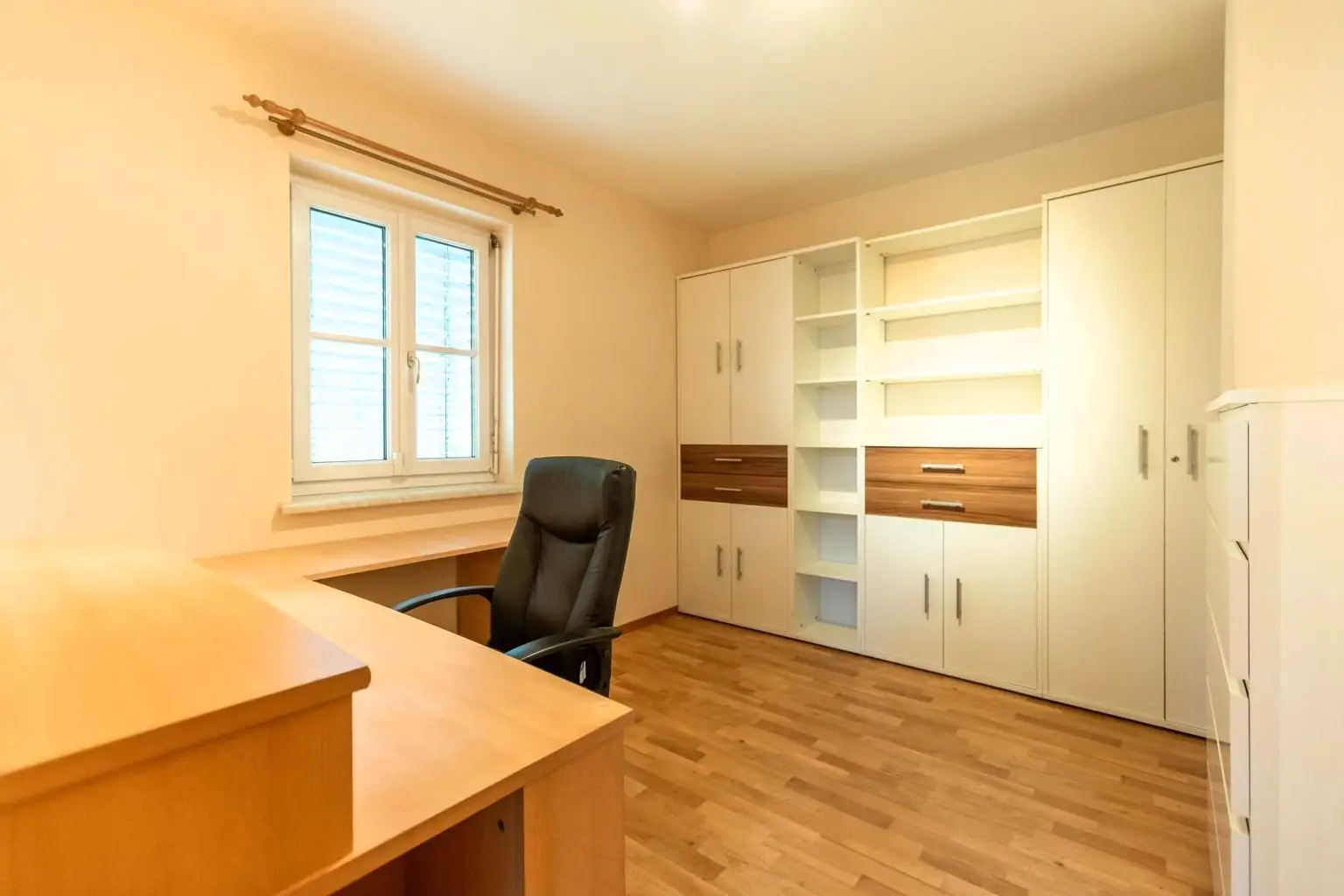 Wunderschönes Haus mit großer Hobbywerkstatt und großem Hofplatz - Ruhelage!