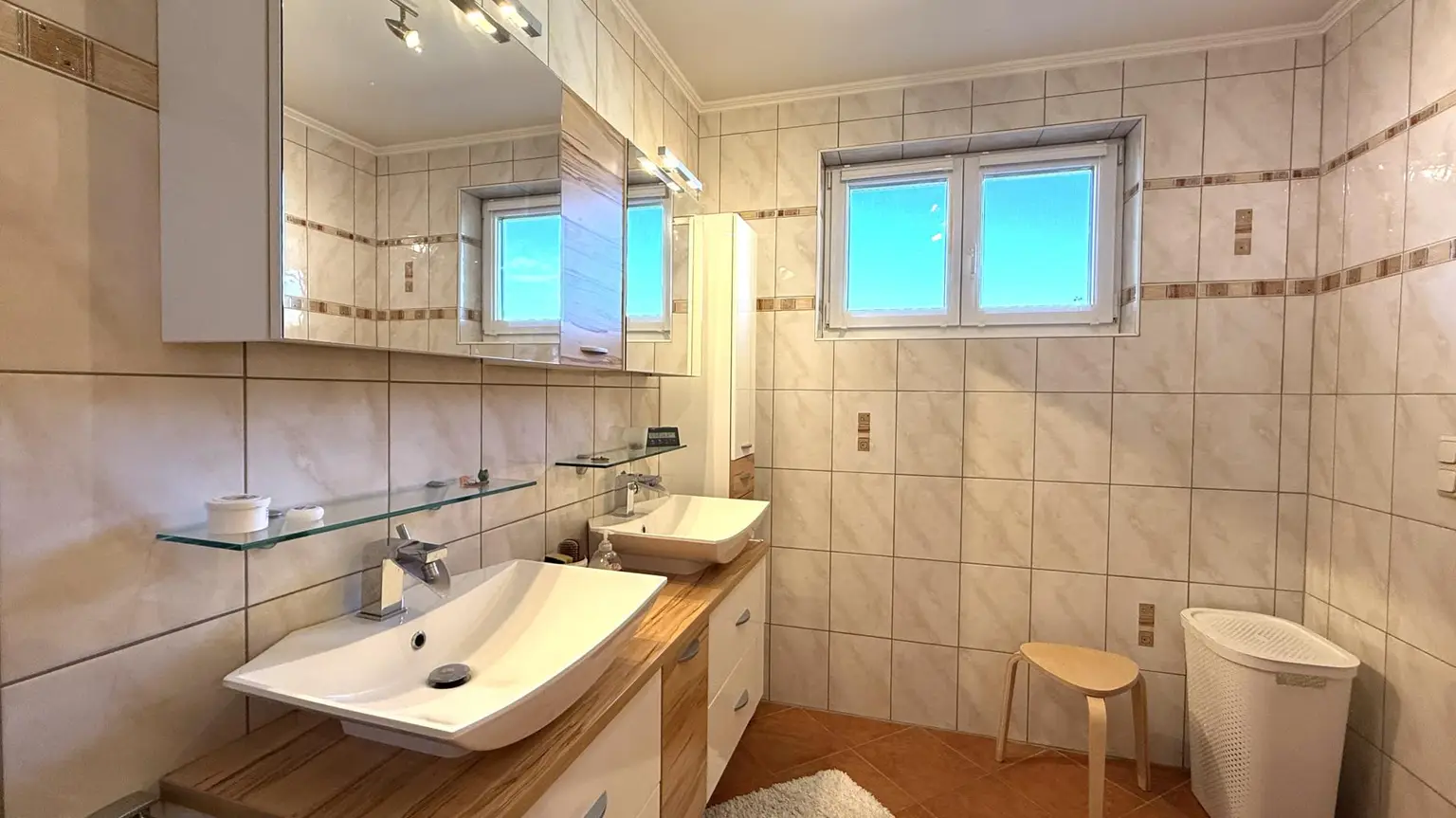 gepflegter, bezugsfertiger Bungalow mit Weitblick in sonniger Lage
