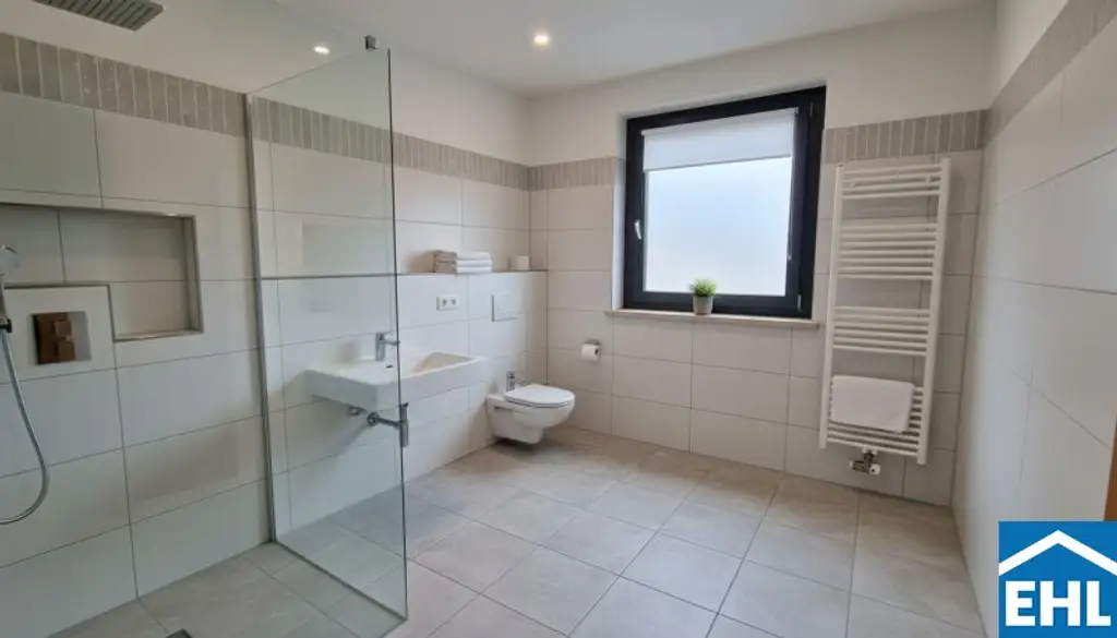 4-Zimmer Terrassen-Wohnung mit viel Potenzial!