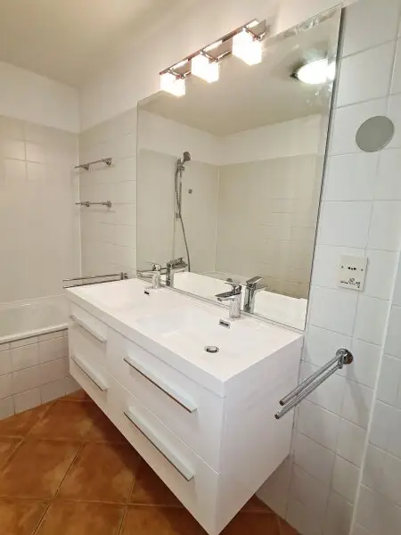 ZELINKAGASSE, DACHGESCHOSS, klimatisierte 157 m2 Maisonette mit 18 m2 Terrasse, 4 Zimmer, Küche, Wintergarten, 2 Bäder, Börse-Nähe