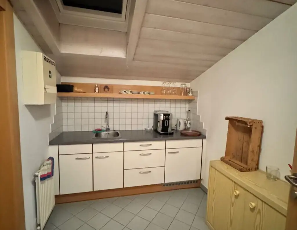 Büro mit Stil im Dachgeschoß in Buch zu mieten