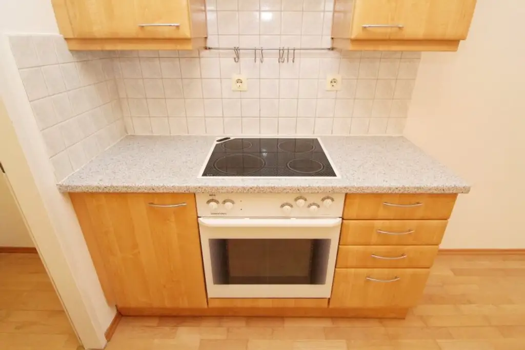 Ab 15. Dezember! Nahe U3! Zentrale 2-Zimmer-Wohnung inkl. Stellplatz zu vermieten!