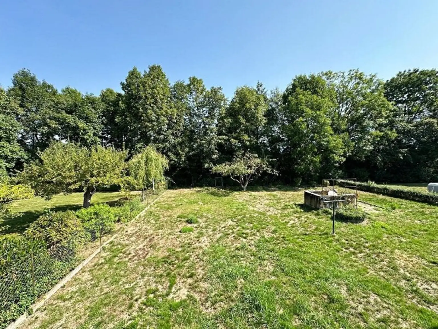 GRÜN. GROSSZÜGIG. VIELSEITIG. Einfamilienhaus mit Potential, 5 Zimmer, Wohnküche, 1139 m2 Grundstück, Wirtschaftsgebäude