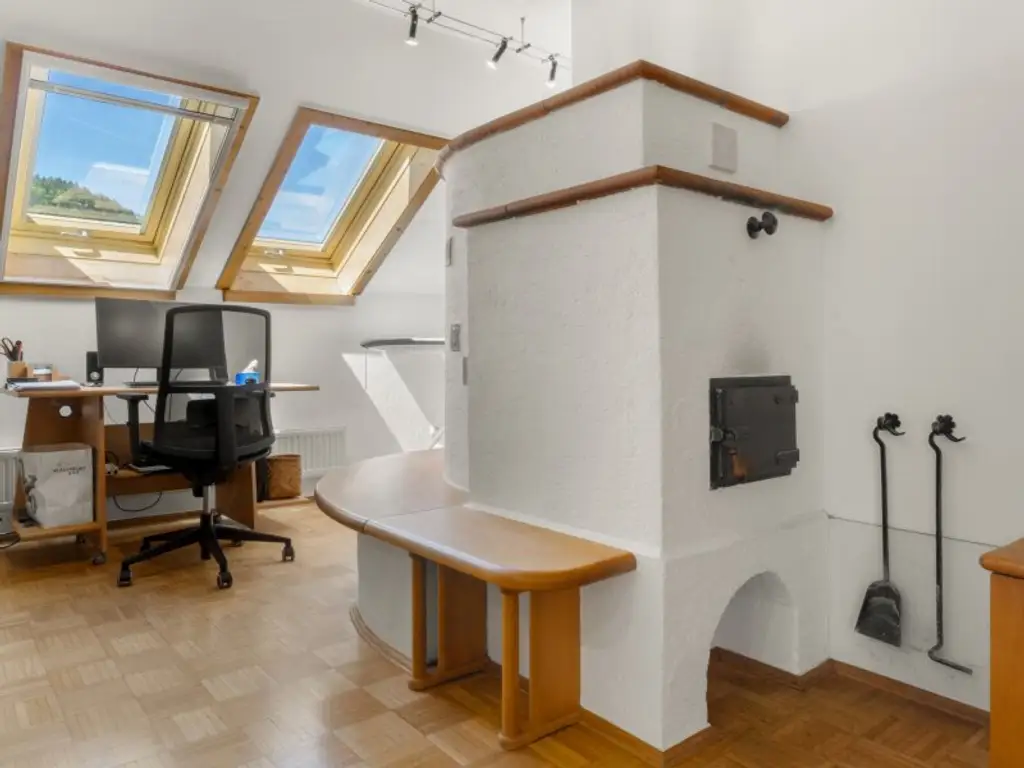 Schöner, gepflegter 270m² Bungalow mit 2 Wohnungen und 1.318m² Grund in Viktring in ruhiger sonniger Aussichtslage!