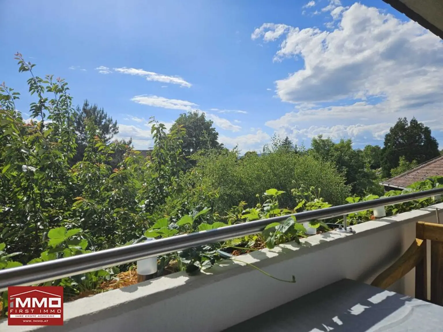 *NEUER PREIS* - TRAUMHAFTE DACHGESCHOSSWOHNUNG MIT LOGGIA IN LANGENZERSDORF