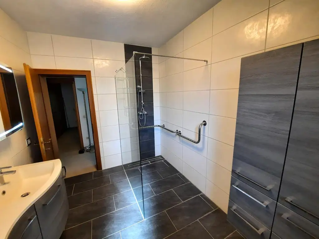 Vollunterkellerter Bungalow mit großem sonnigen Grundstück