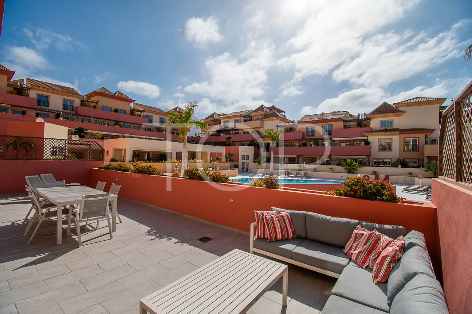 Estupendo apartamento con amplia terraza en la exclusiva zona de El Duque, Costa Adeje