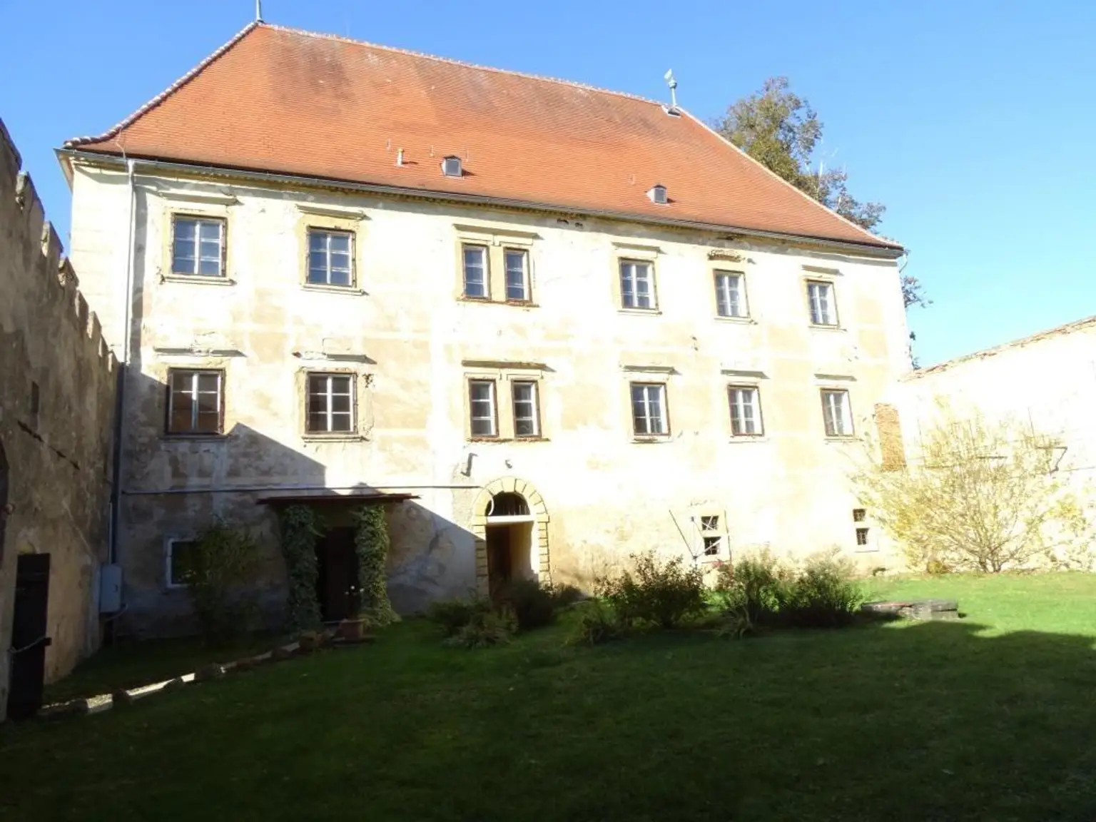 Hofansicht Hauptgebäude