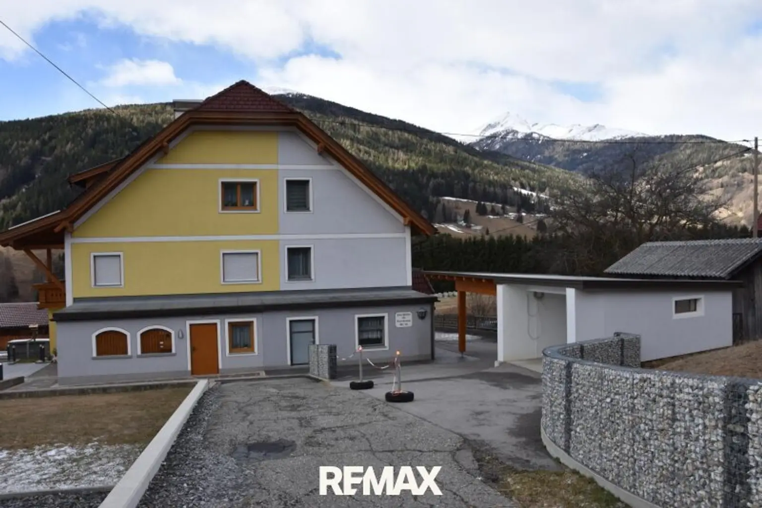 Haus mit Zufahrt