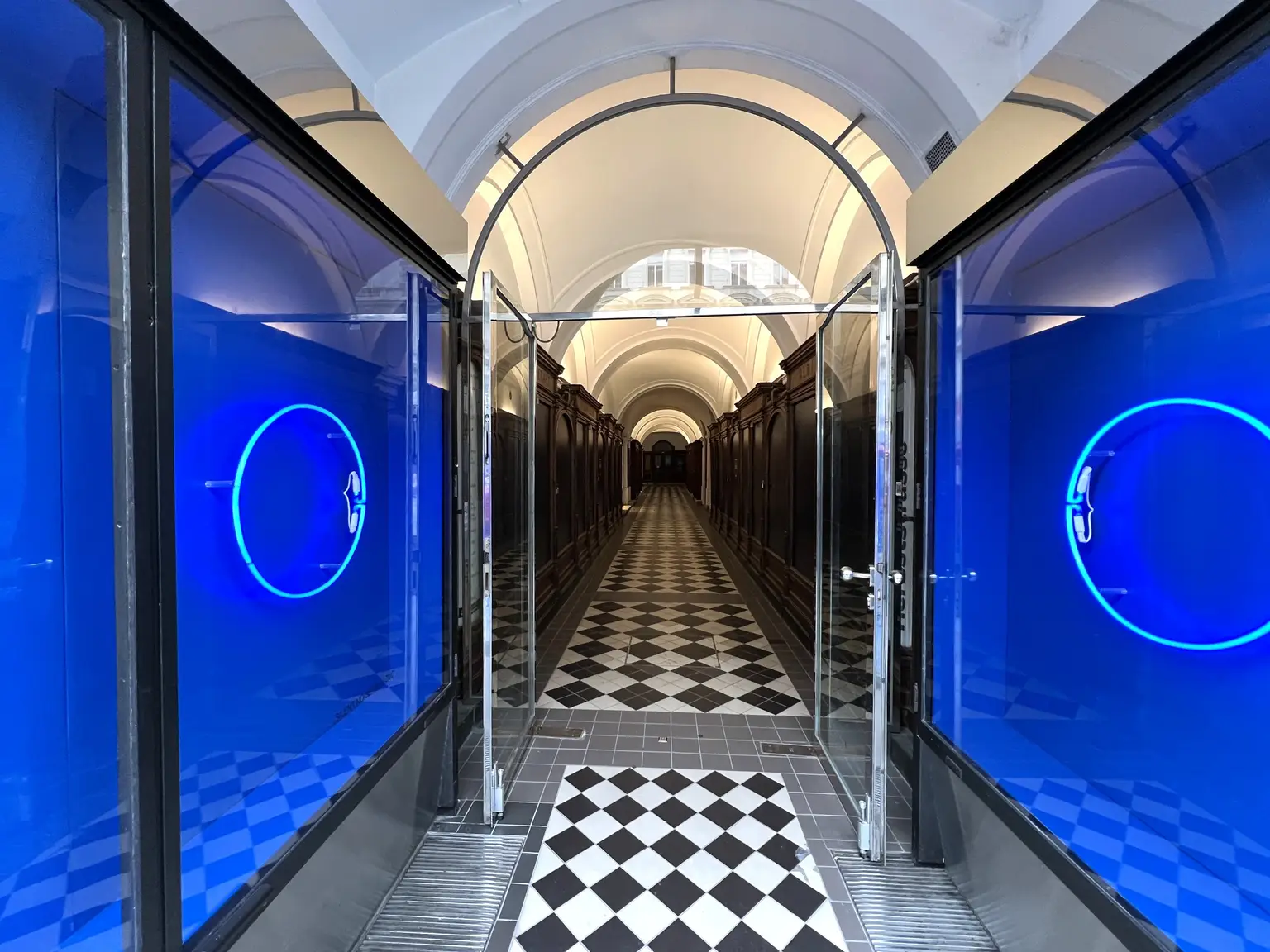 Charmante Altbauwohnung im Herzen Wiens / Charming apartment in an old-style building in the heart of Vienna