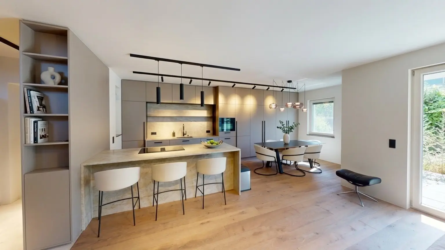 Designer Doppelhaushälfte mit Garten & Dachterrasse