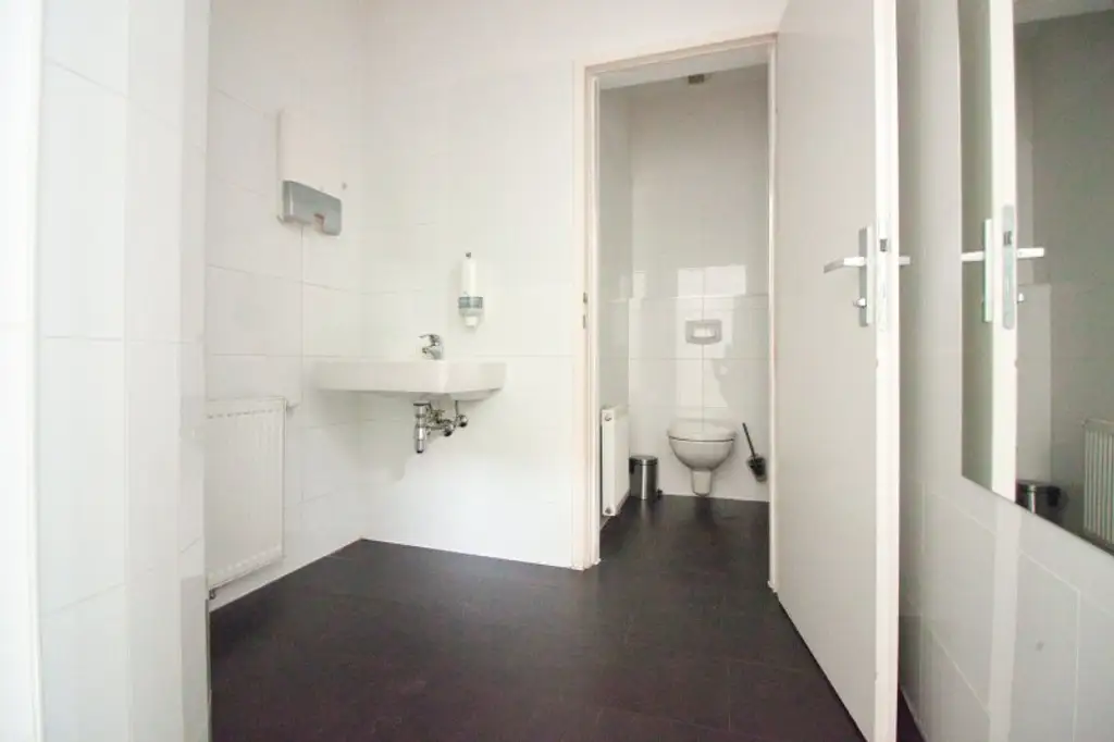 Attraktives, helles Geschäftslokal zur vielseitigen Nutzung mit guter Sichtbarkeit | flexibler Grundriss | leerstehend