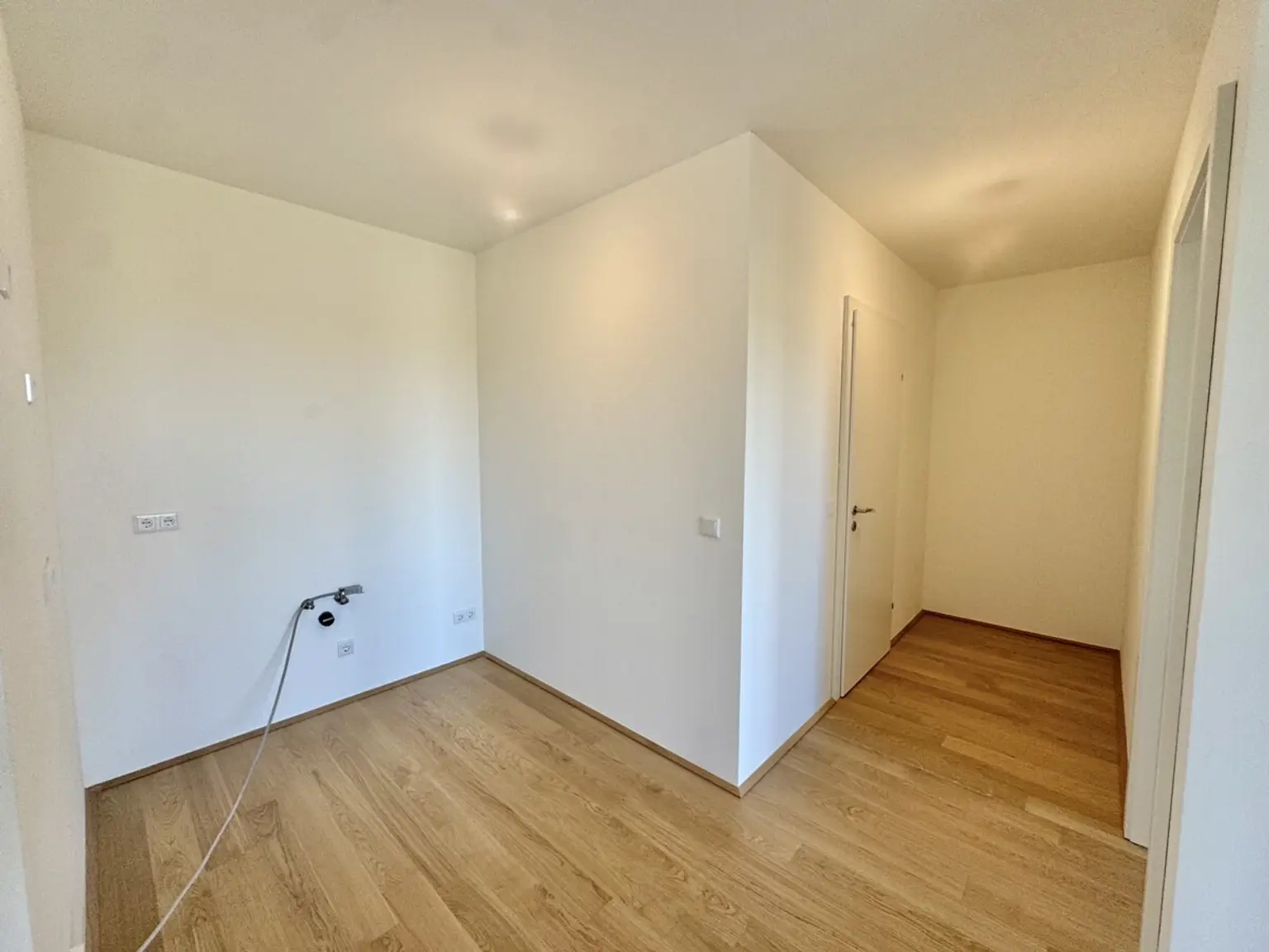 Hirschfeld: neu und provisionsfrei - Schnäppchen Hit mit Balkon