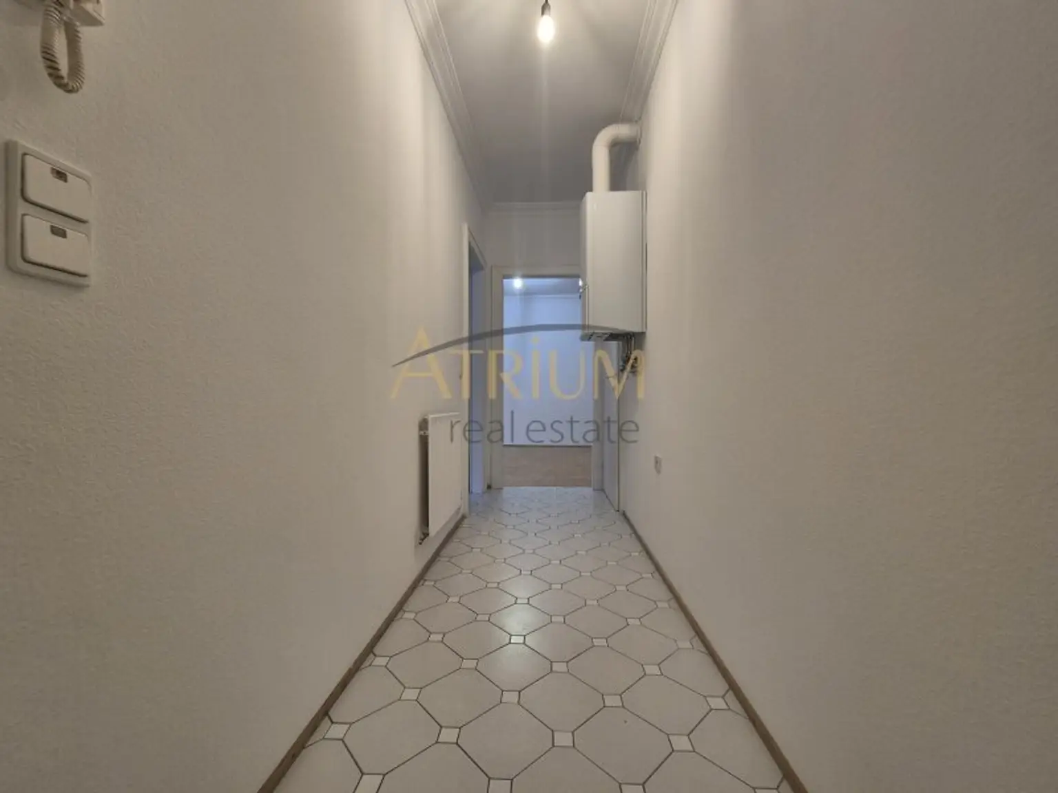 Ideal gelegen, sofort bezugsbereit mit niedrigen Betriebskosten und freiem Mietzins!