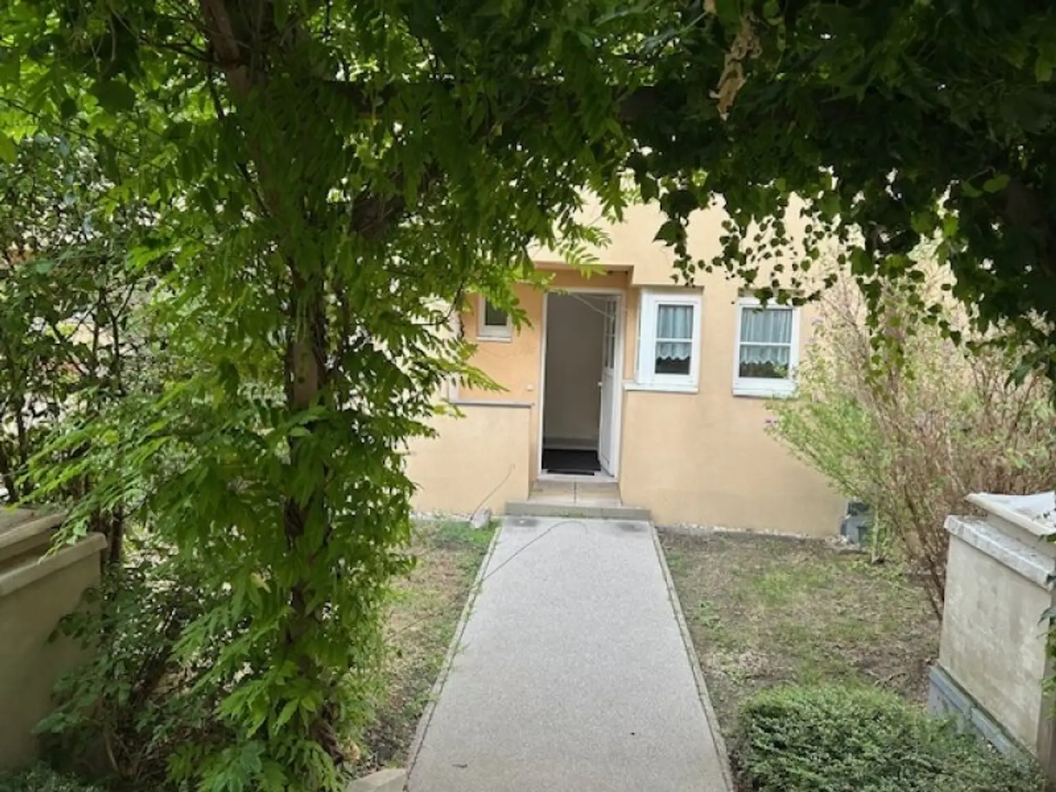 +TOP ANGEBOT € 444.444.- + REIHENHAUS in idyllischer RUHELAGE mit romantisch gepflegter GARTENANLAGE - Eigentum mit Terrasse, VOLLKELLER und Garage!