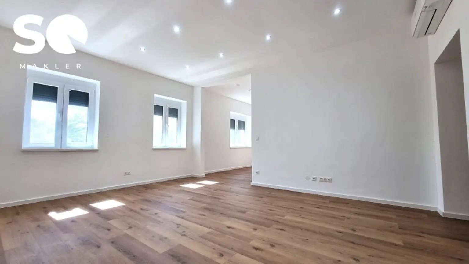 #SQ - WIENER NEUSTADT: EXKLUSIVES WOHNERLEBNIS FÜR FAMILIE, ARBEIT UND MEHR – TRAUMHAUS MIT DACHTERASSE UND FERNBLICK