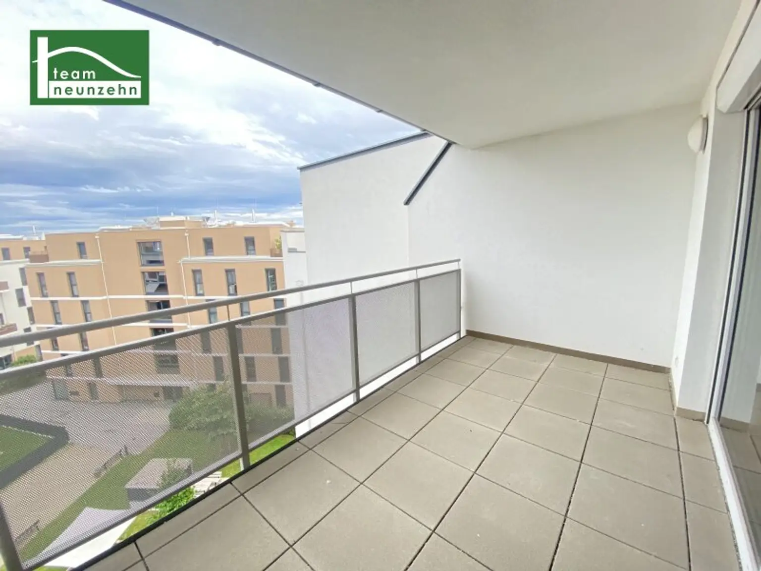 Wohnen im Markhof - Tolle Neubau-Wohnung mit großer Loggia nahe S-Bahn, Schwechat Zentrum und Schwechater Bad! Gemeinschaftliche Dachterrasse!