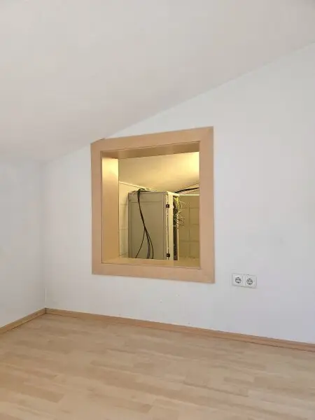 Fügen - großzügige 4 Zimmerwohnung im Dornröschenschlaf