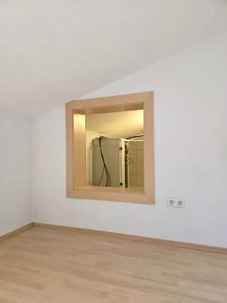 Fügen - großzügige 4 Zimmerwohnung im Dornröschenschlaf