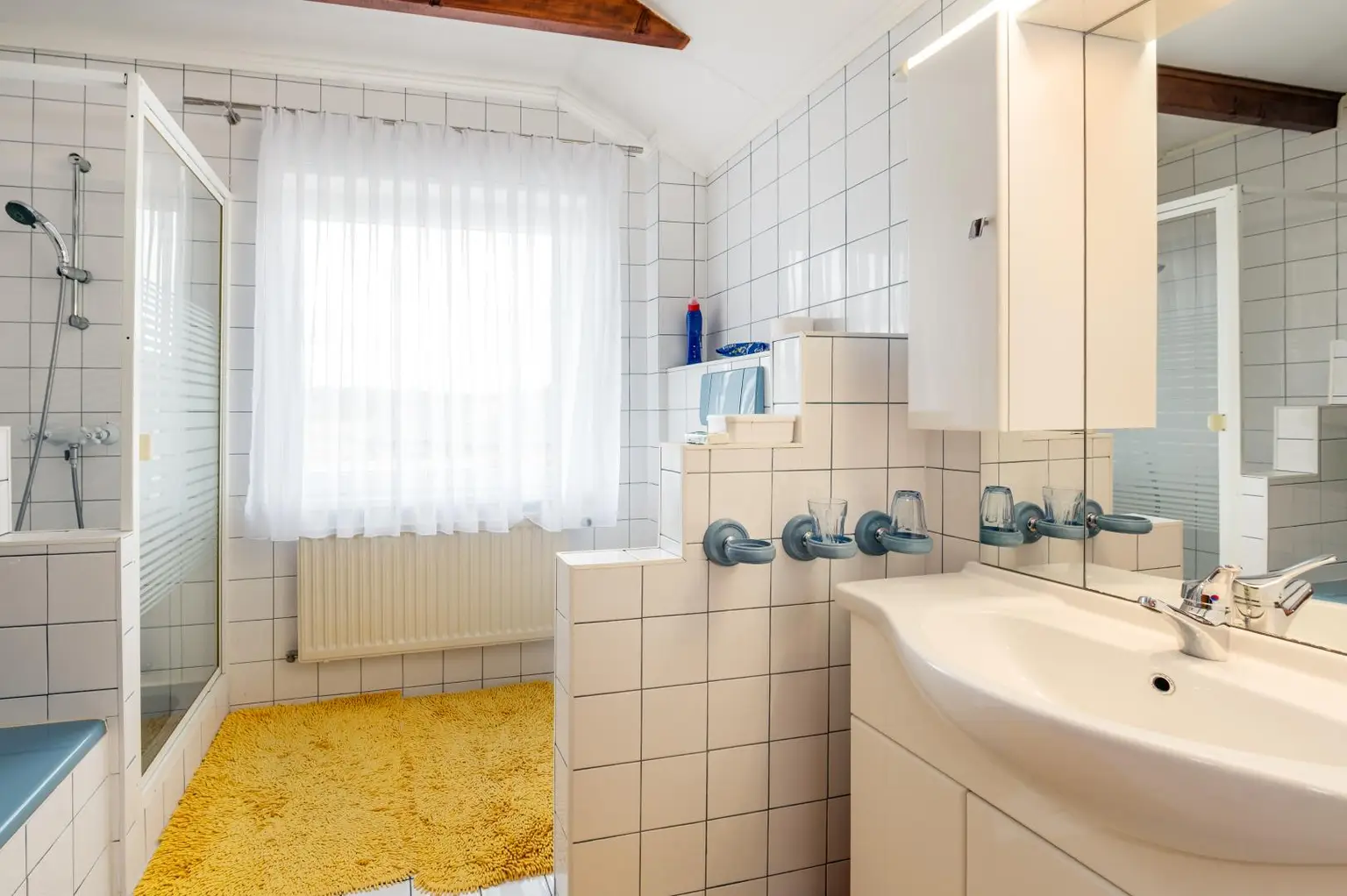 GARTENPARADIES für die ganze Familie mit Schwimmteich und 4 Garagen