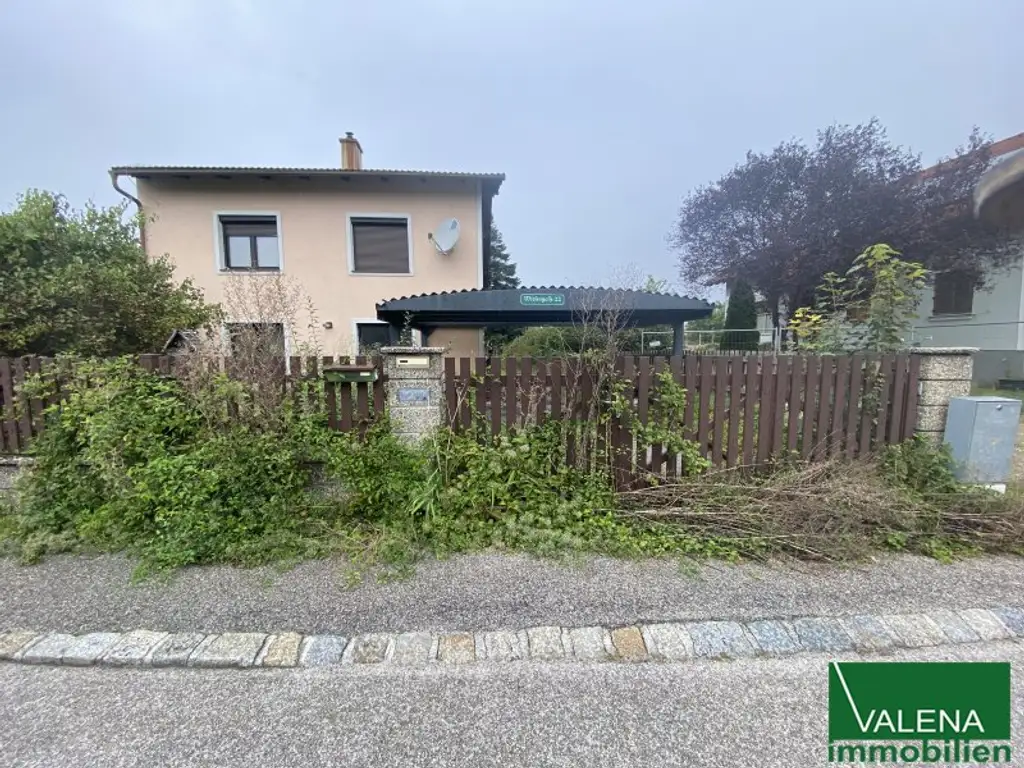 Grundstück mit renovierungsbedürftigem Haus; bewilligtes Bauprojekt vorhanden