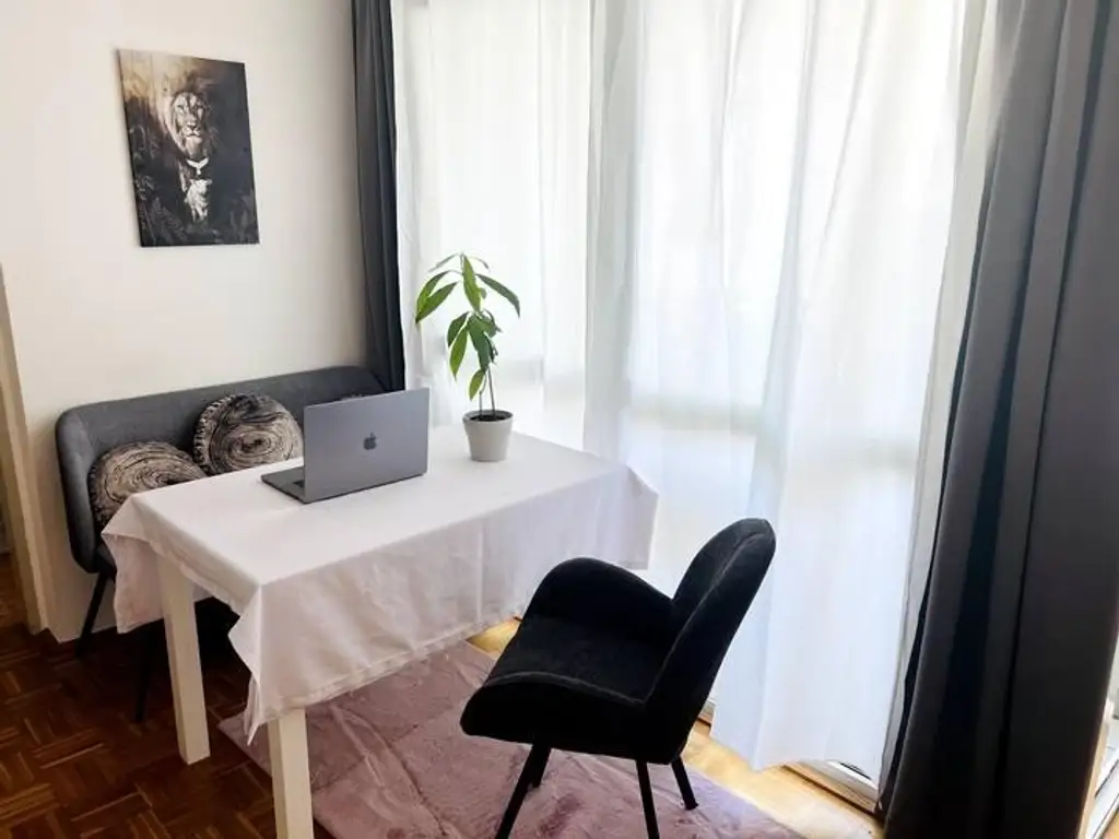 Klassische, ruhige 2-Zimmer-Wohnung mit Loggia - verfügbar ab Jänner 2026
