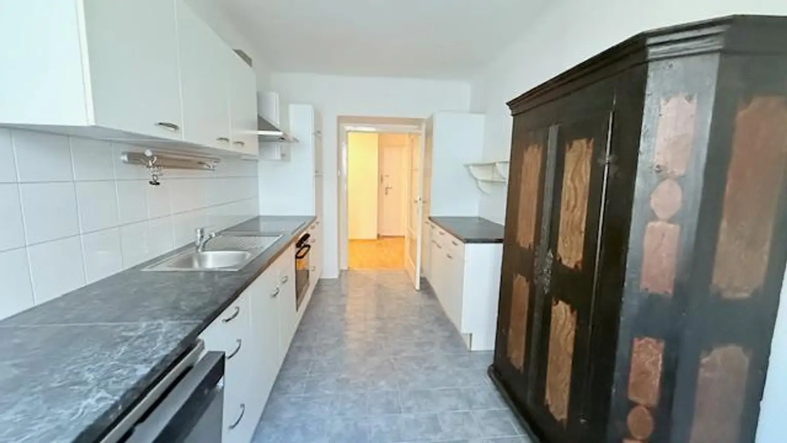 Top Lage an Grenze zum 1. Bezirk. 2 -Zimmer Neubauwohnung mit Stellplatz im Innenhof!
