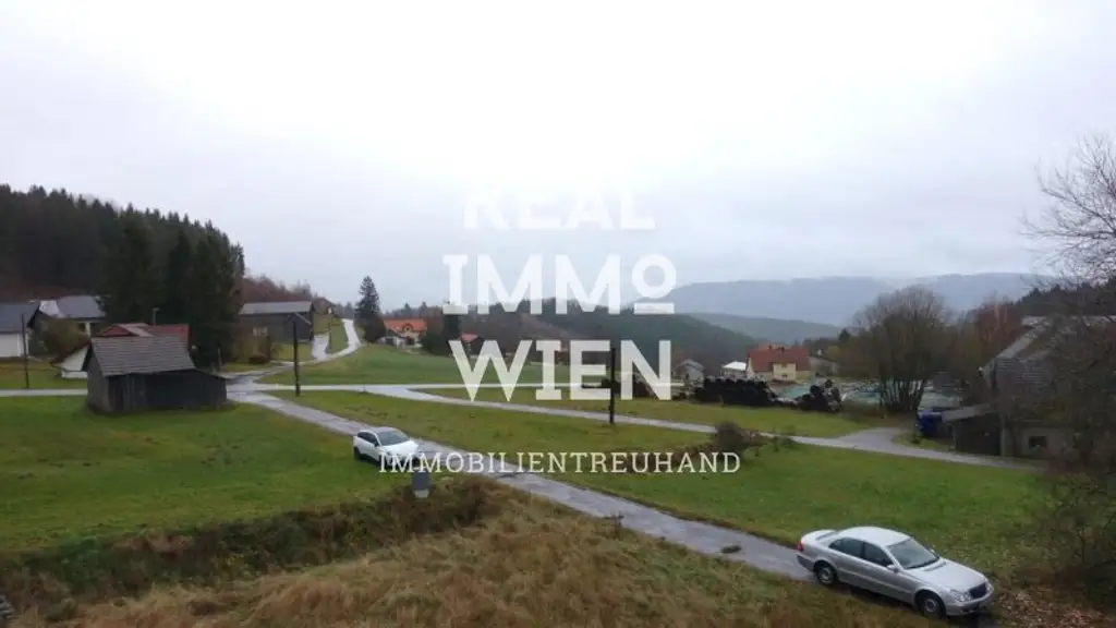 Wohnhaus mit großem Grundstück und Waldparadies in idyllischer Lage