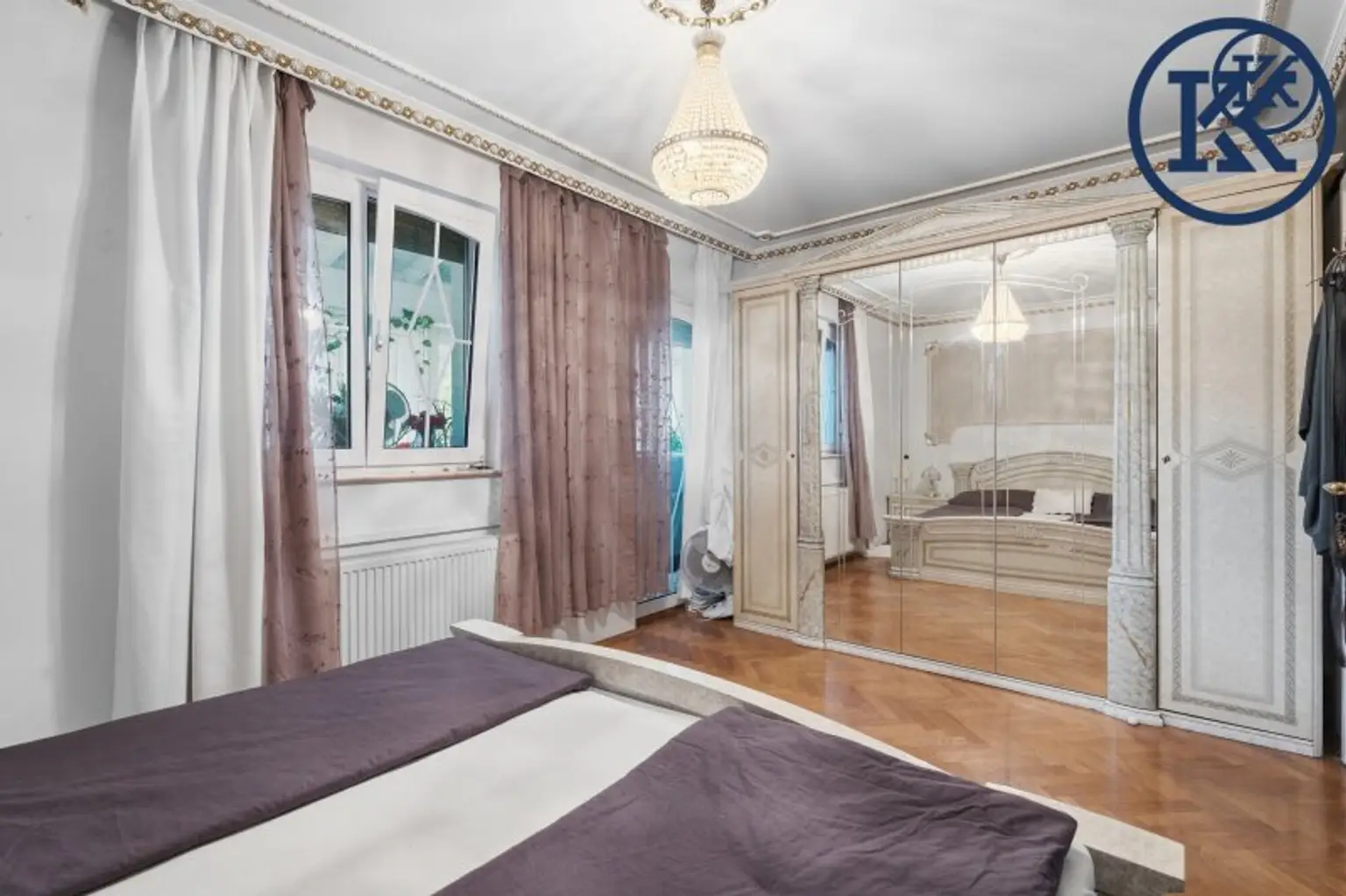 Schlafzimmer 1