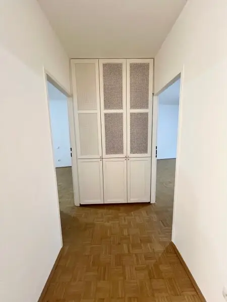 Toplage Hietzing: Teilsanierte 70 m2 Mietwohnung mit Loggia – unbefristet & sofort beziehbar!