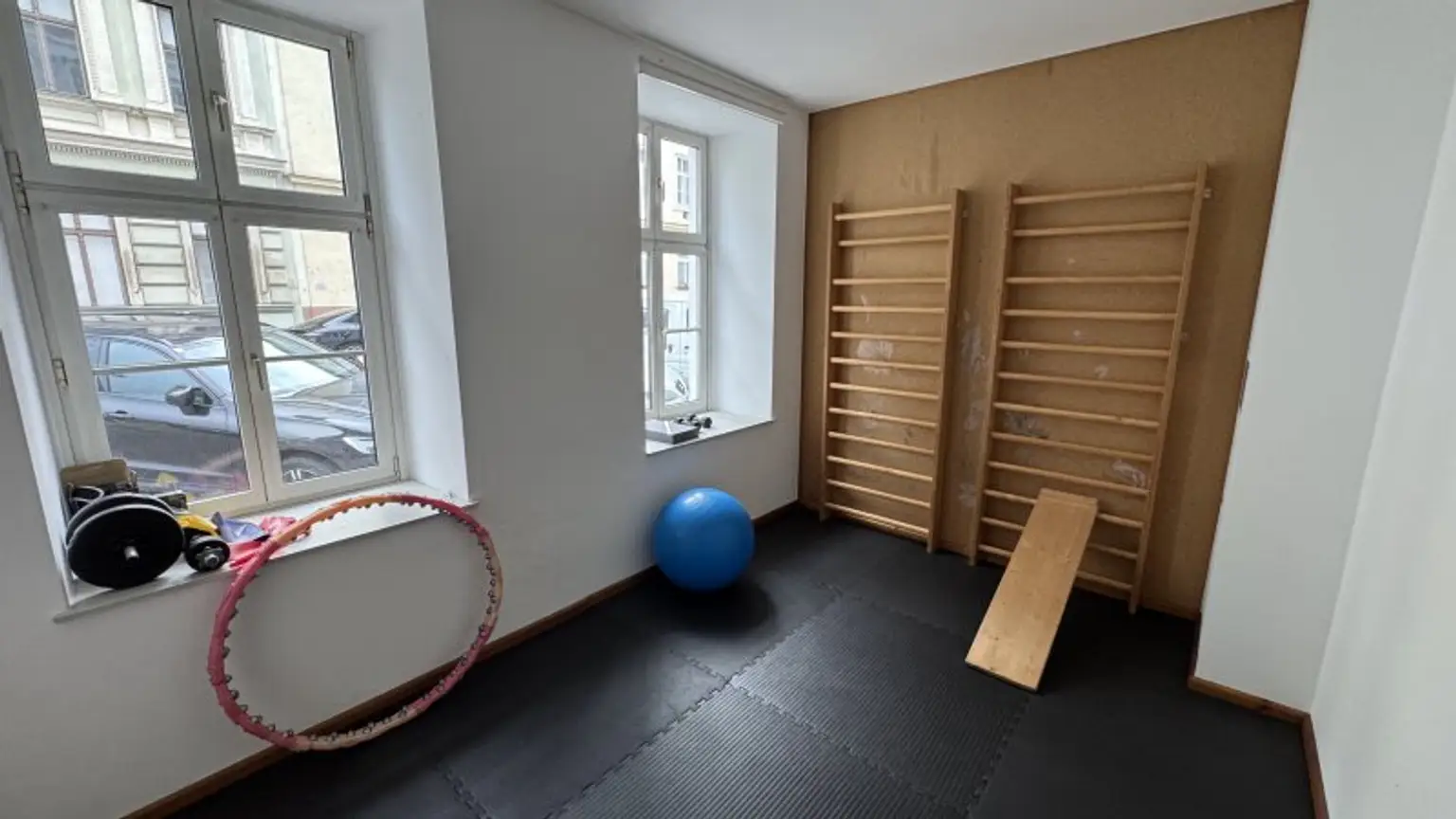 Lage Lage Lage - 99 m² Wohnung mit Potenzial & 4 Zimmern Nähe Kutschkermarkt