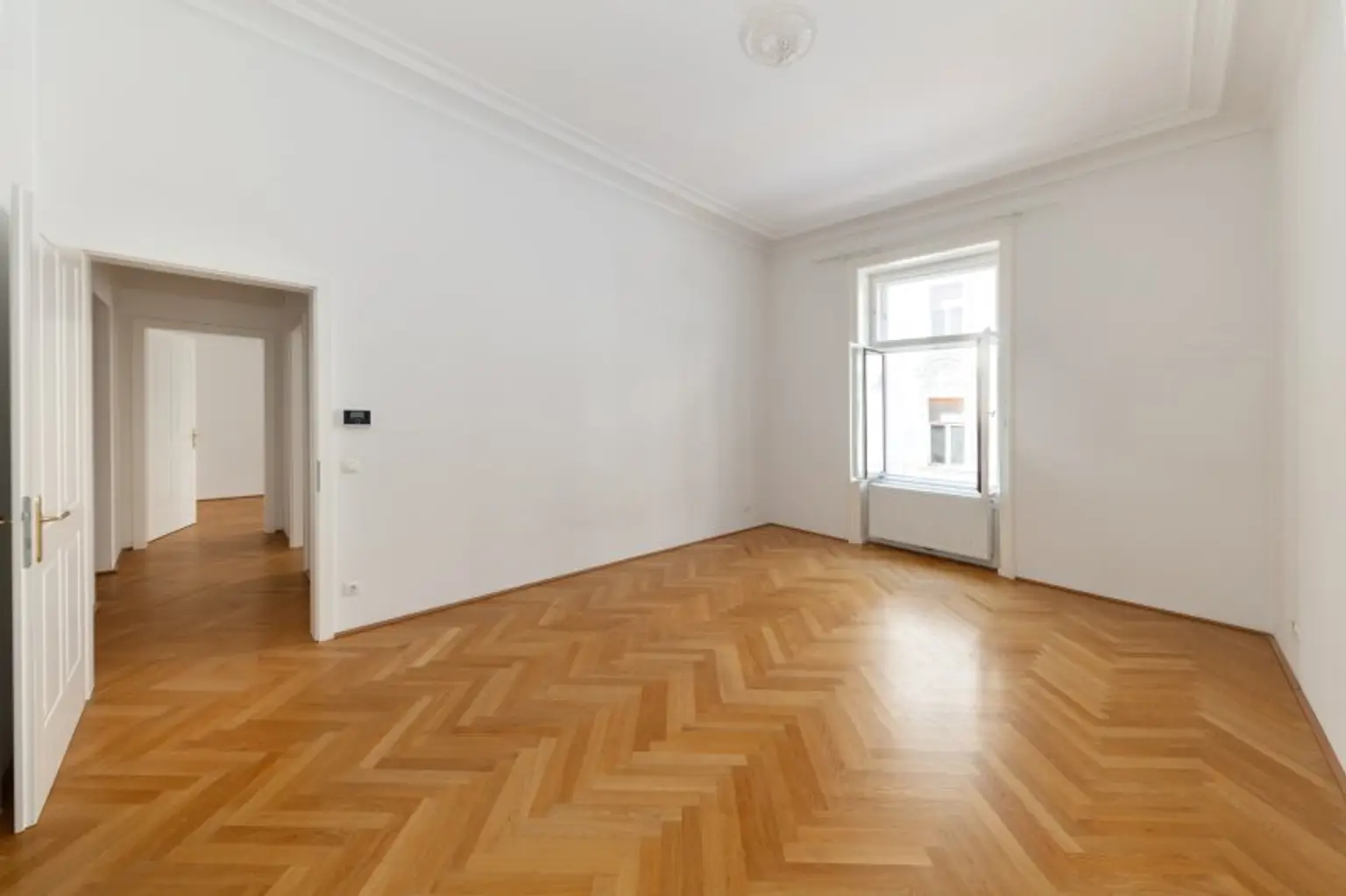 Stilvolle Altbauwohnung in Gründerzeit-Eckhaus – Toplage nahe Karlsplatz