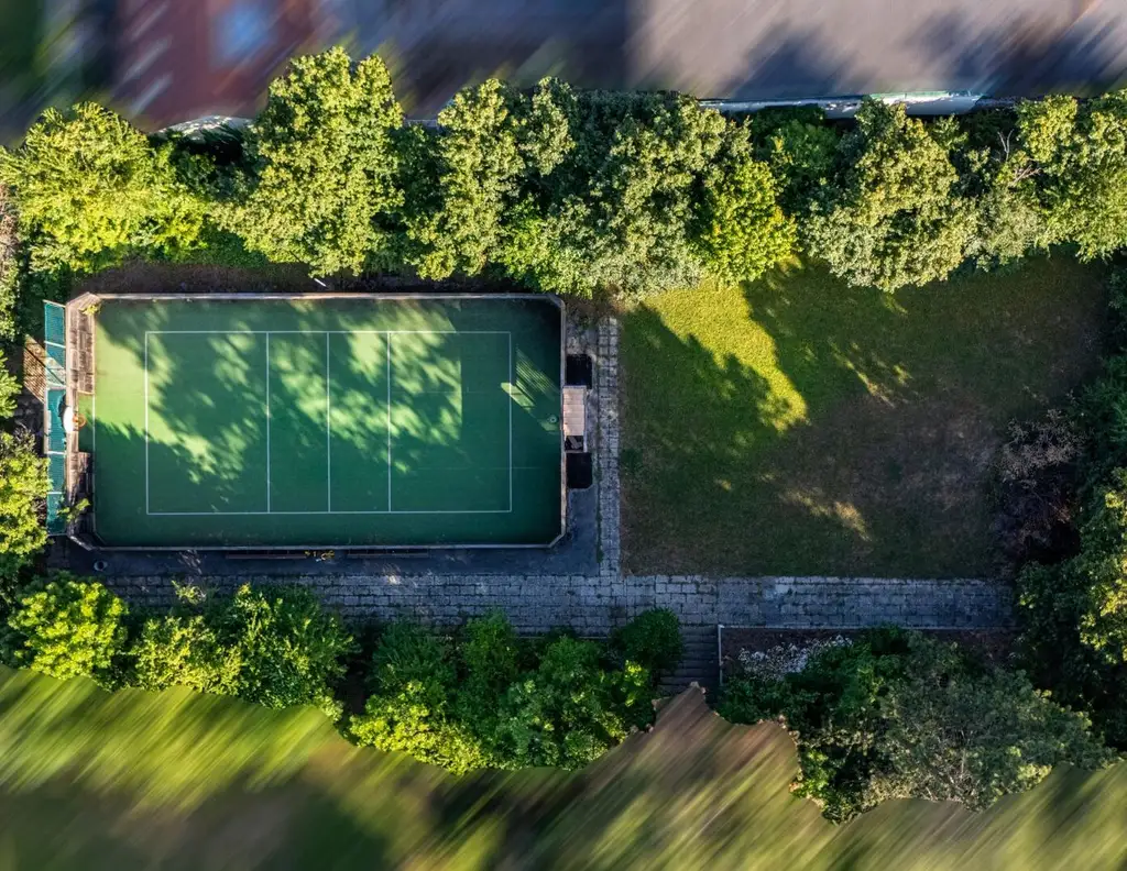 Baugrundstück mit Potenzial - zentrale und ruhige Lage mit Seeblick
