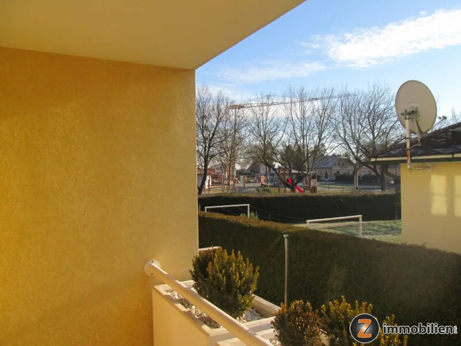 Jennersdorf: Erdgeschoßwohnung, sonnig mit Balkon