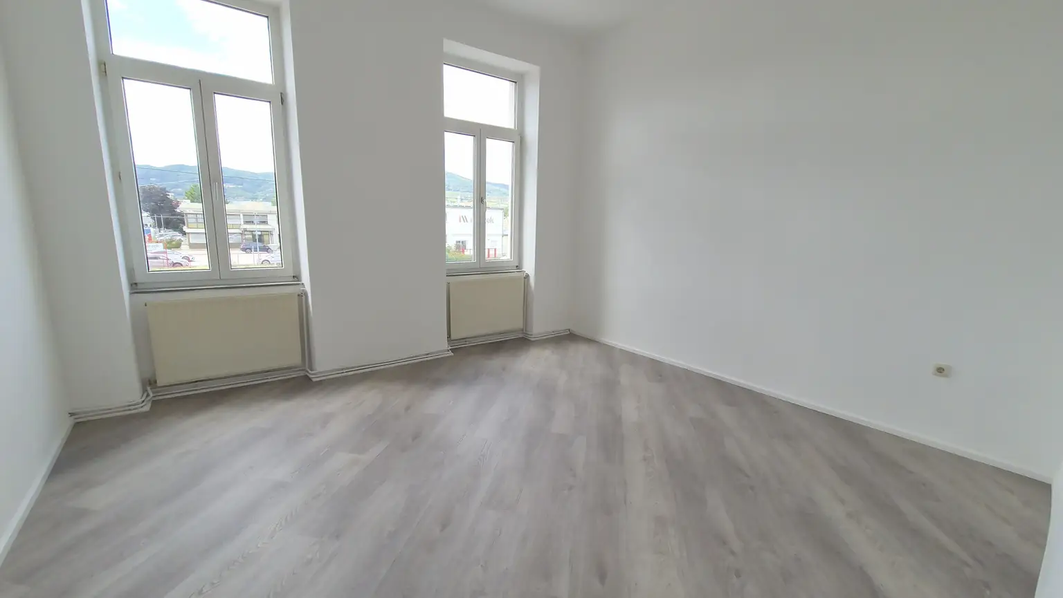 Neu sanierte Zwei Zimmerwohnung zu vermieten!