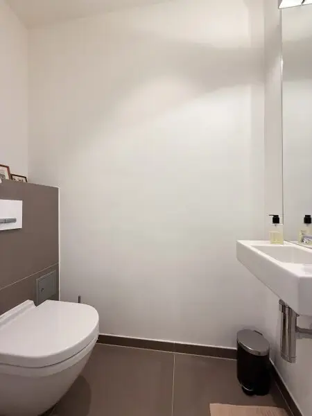 TOP MODERNE 2-Zimmer DG-Wohnung in bester City Lage zu vermieten!
