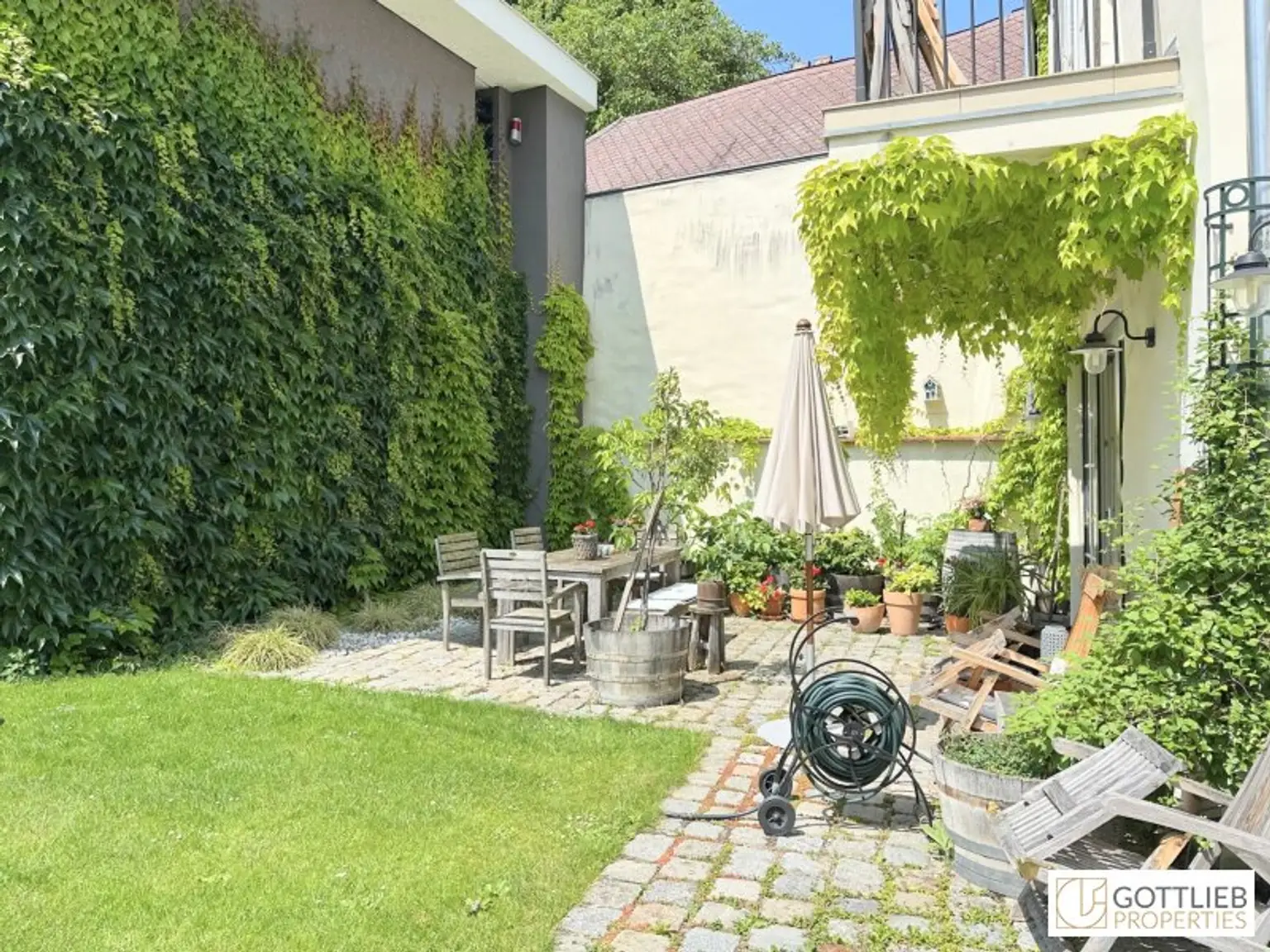 Bestlage Grinzing! Außergewöhnliche 3-Zimmer-Wohnung mit südseitigem Eigengarten in historischem Winzerhaus aus dem 16. Jahrhundert