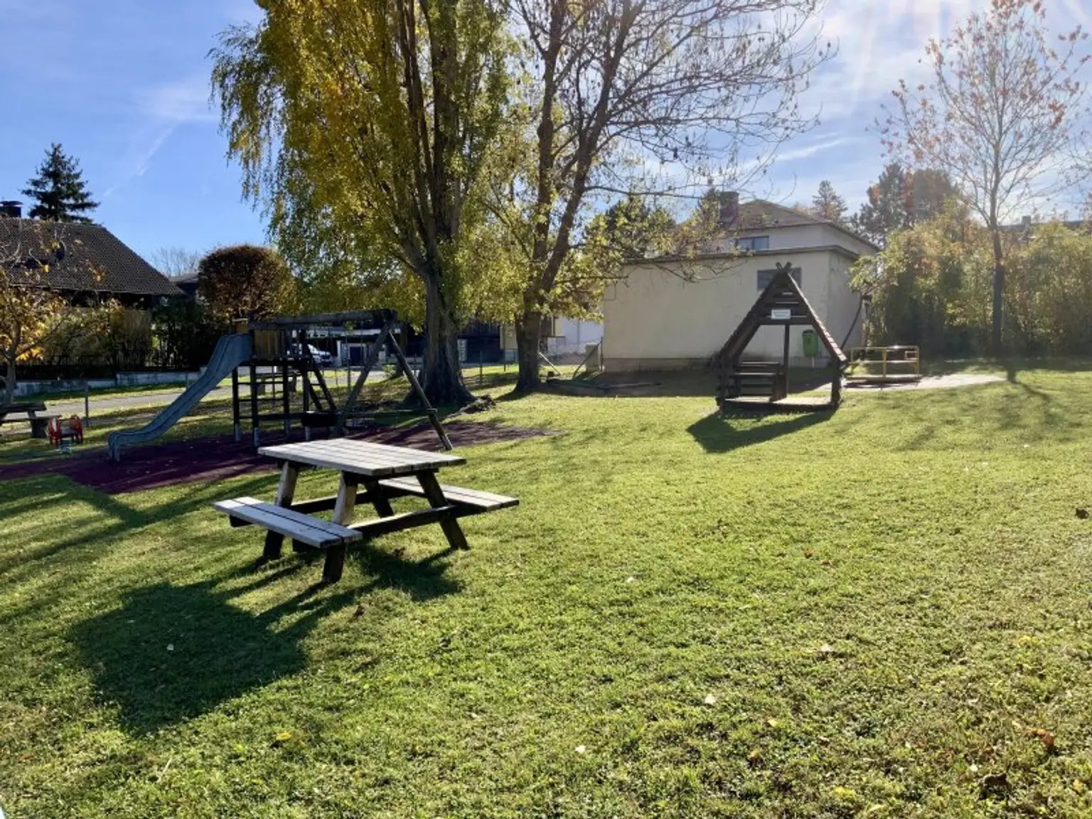 Sonniges Baugrundstück 640 m² in Perchtoldsdorf - auch für Bauträger geeignet - 630.000 €