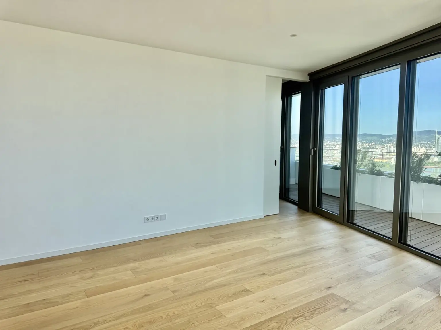 DANUBEFLATS. 40 Etage - The one and only: Einmalig inkl. Wellness and Swimming Pool