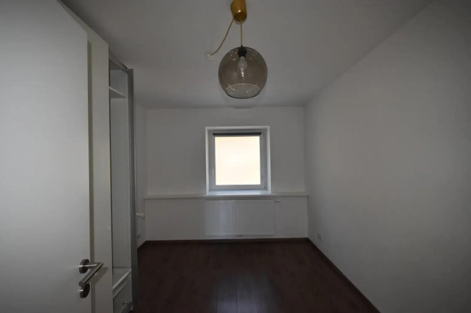 Schlafzimmer - Moderne und geräumige 2 Zimmer Wohnung mit großem Balkon Miete Grödig Salzburg