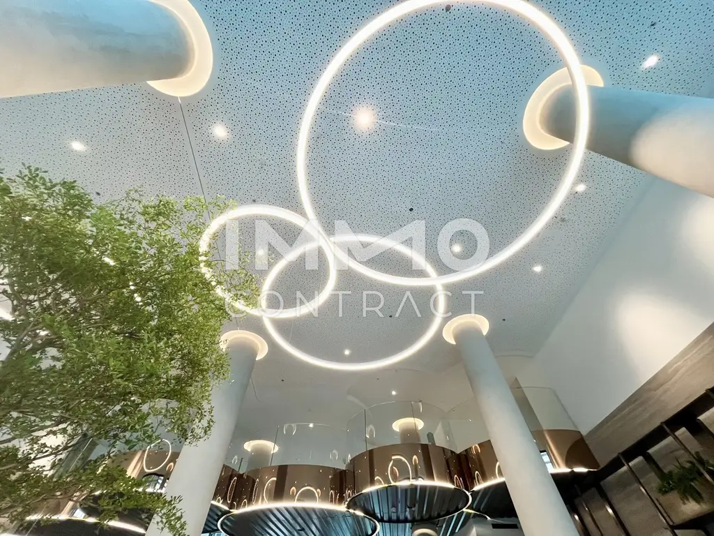 Traum-Apartment mit Rundumblick und 86 qm Balkon . Gym, Sauna, Pool, Bar, Restaurant & Lounges