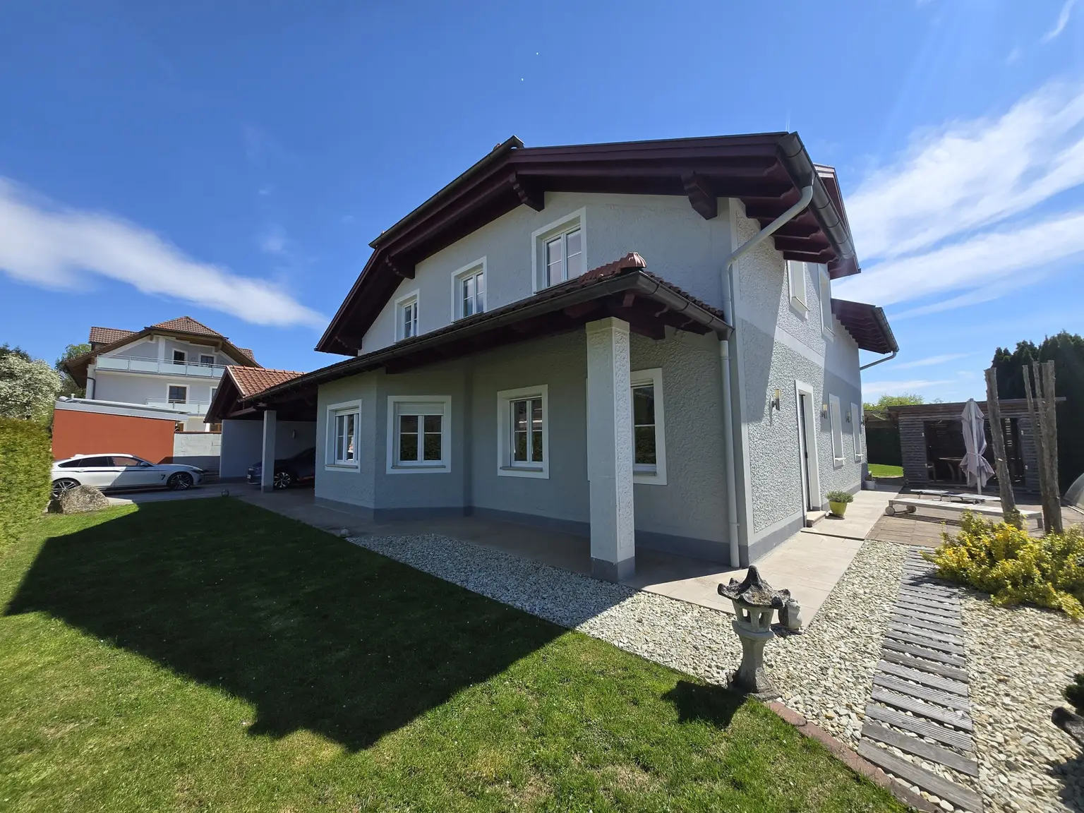 Einfamilienhaus mit Vorgarten