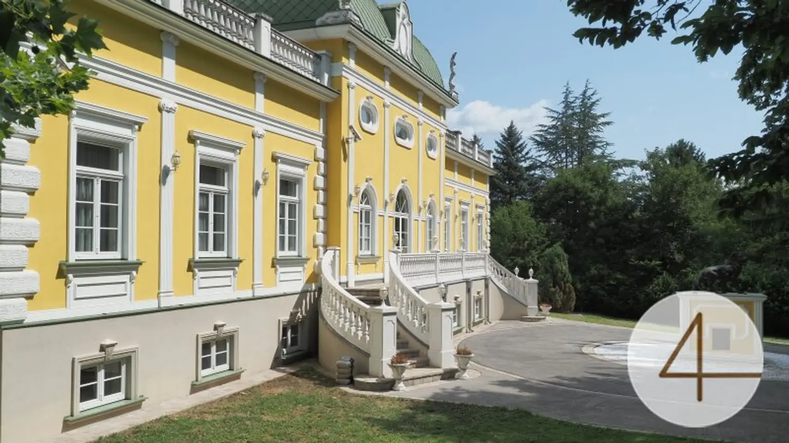 Starkes Statement 857m2 Nutzfläche – Architektenhaus mit Garage Büro Terrassen bei Krems