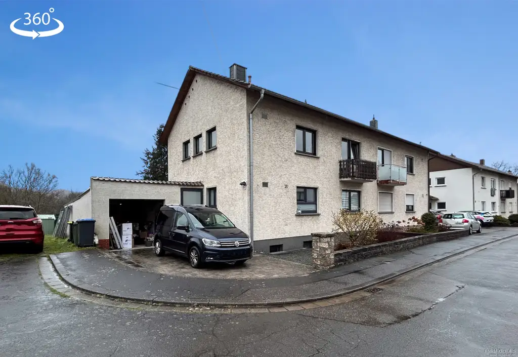 Doppelhaushälfte mit Garage und Garten in Völklingen-Ludweiler