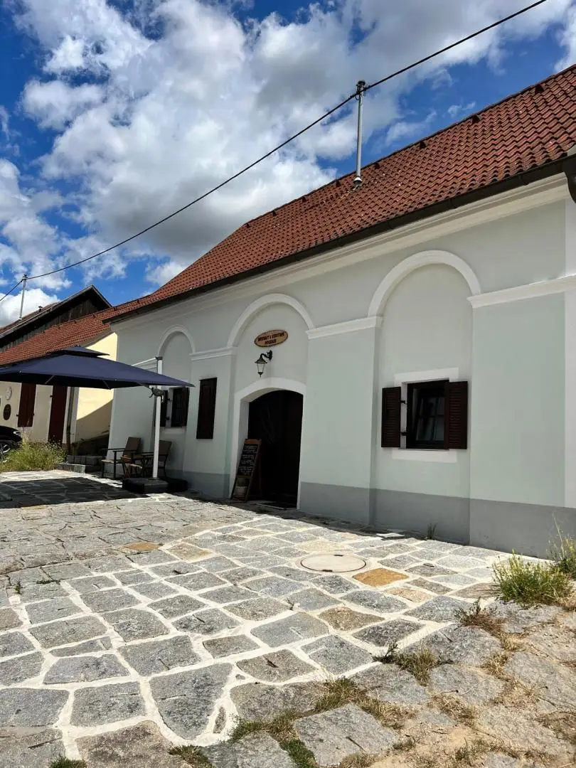 Keller außen