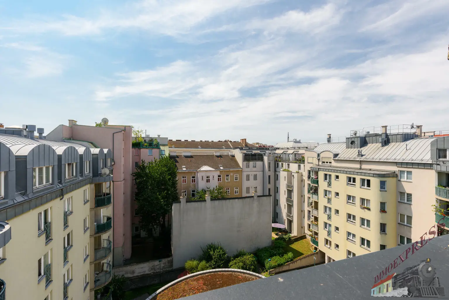Erstbezug, Sonnendurchflutete 2-Zimmer Wohnung im Dachgeschoss + 33 m² Südwest-Dachterrasse!!