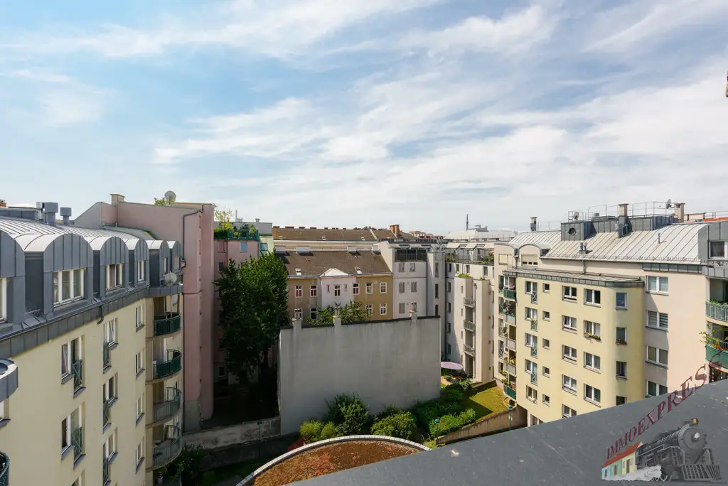 Erstbezug, Sonnendurchflutete 2-Zimmer Wohnung im Dachgeschoss + 33 m² Südwest-Dachterrasse!!