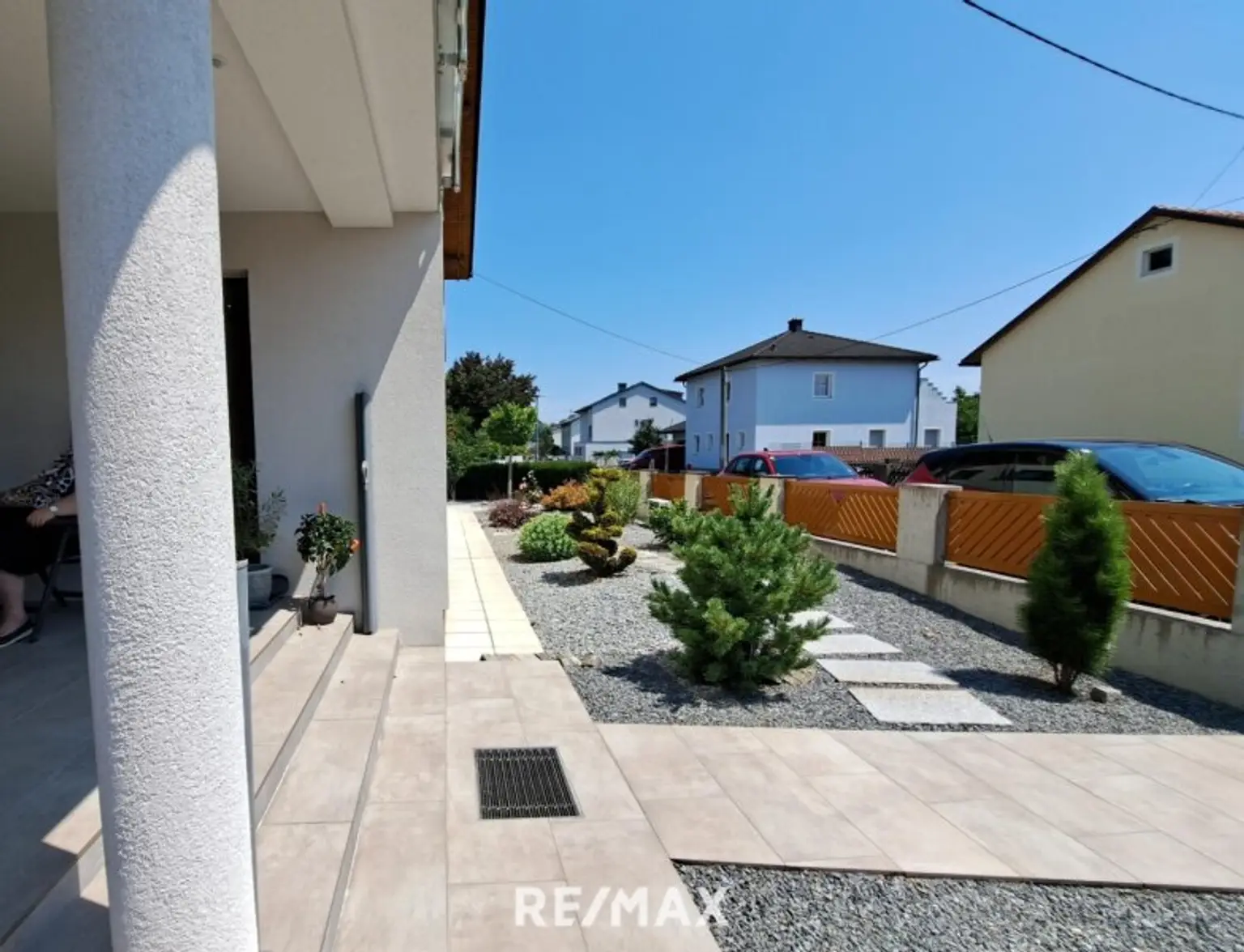 sehr gepflegte Außenanlage